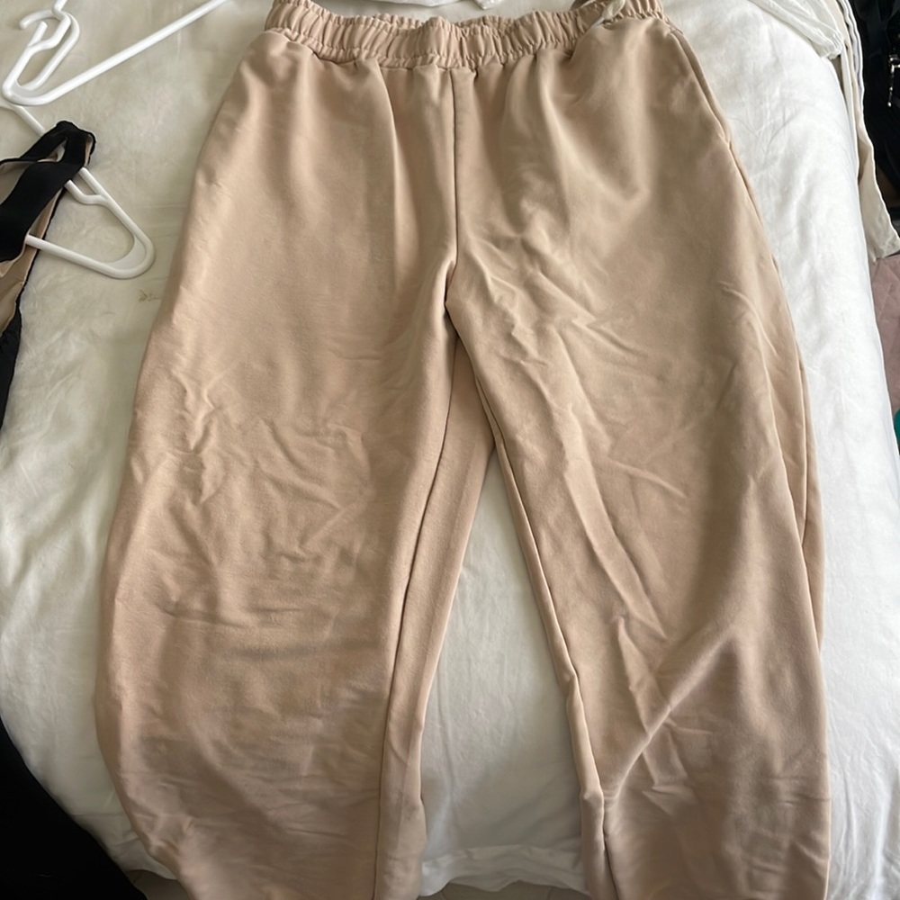 Sweatpants Size M, never worn